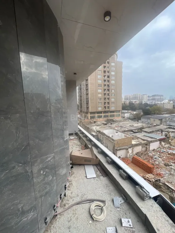 Satılır 1 otaqlı mənzil 66 m²