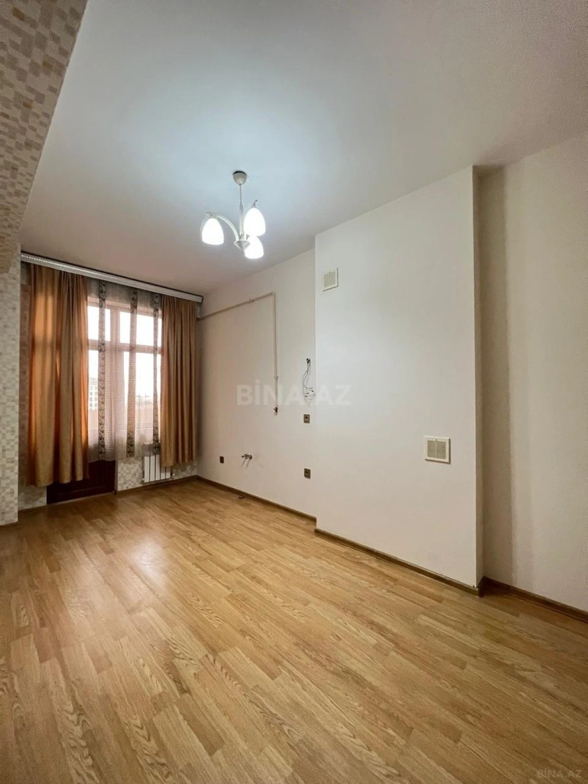 Satılır 1 otaqlı mənzil 55 m²