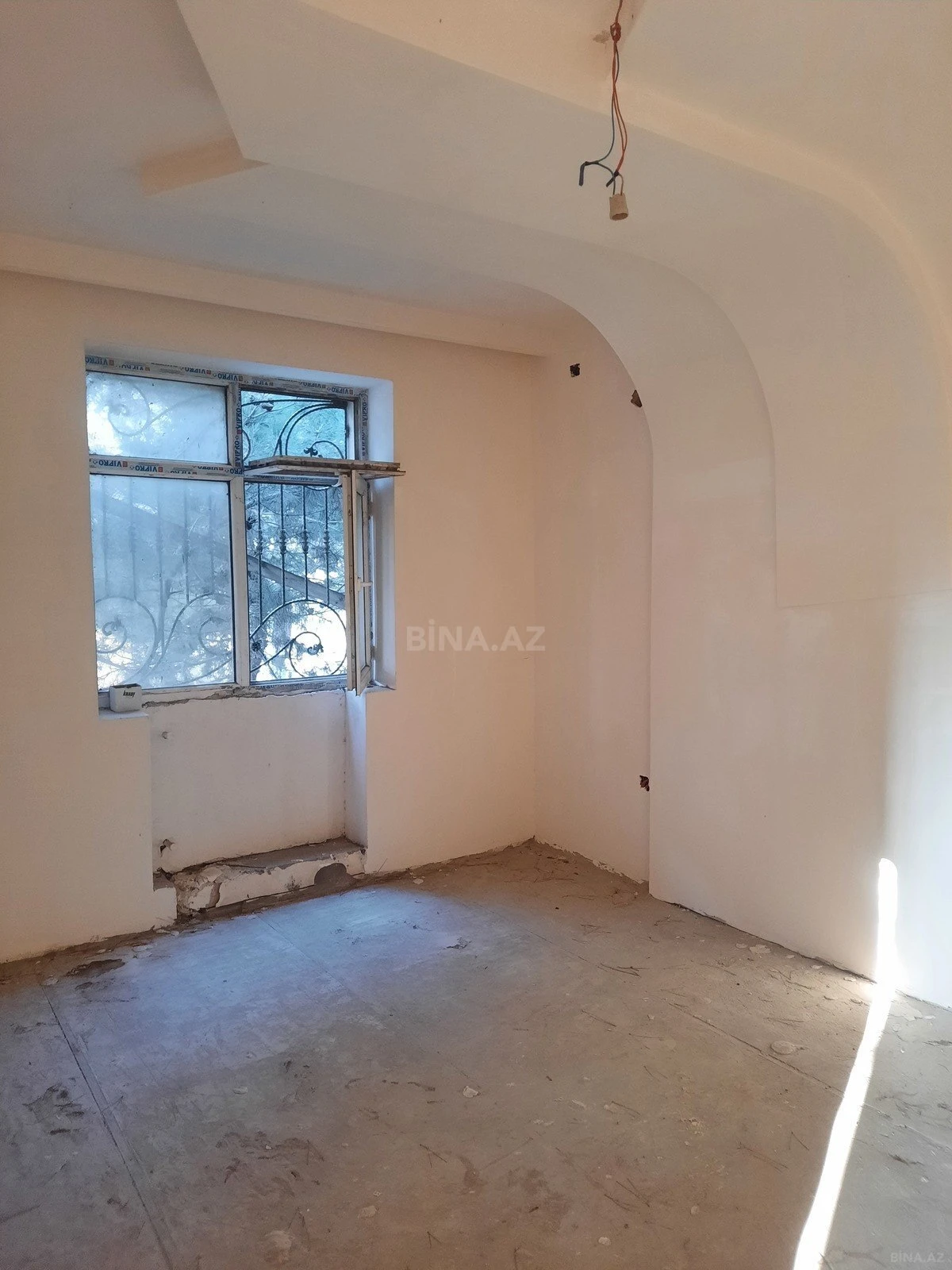Satılır 5 otaqlı həyət evi 328 m²