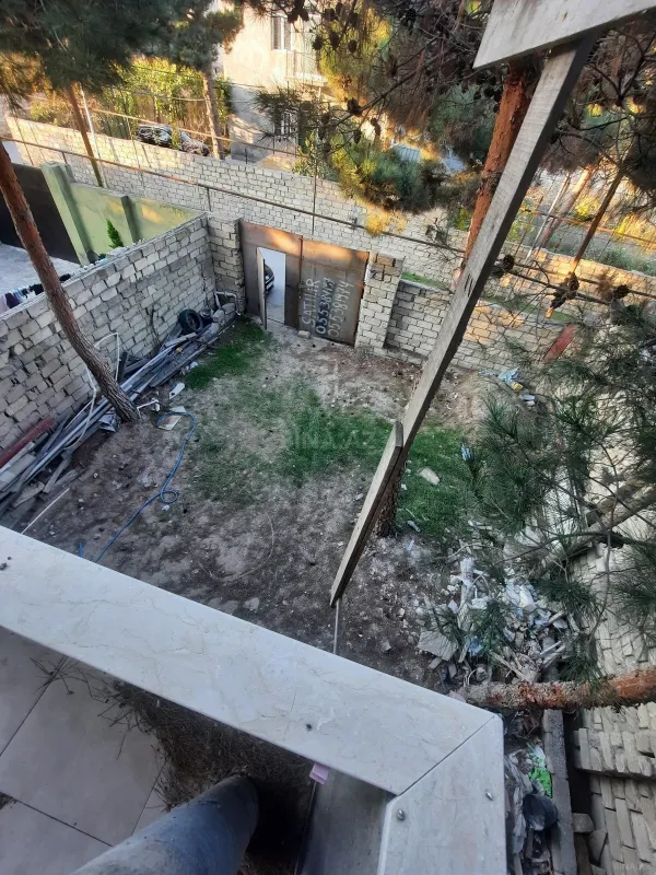 Satılır 5 otaqlı həyət evi 328 m²