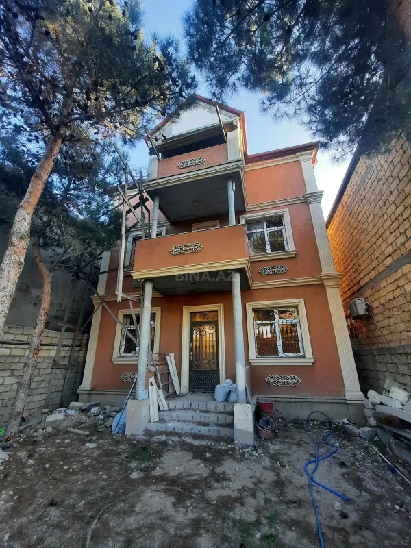 Satılır 5 otaqlı həyət evi 328 m²