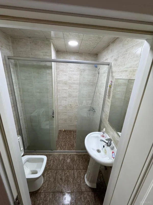 Kirayə verilir 3 otaqlı mənzil 102 m²