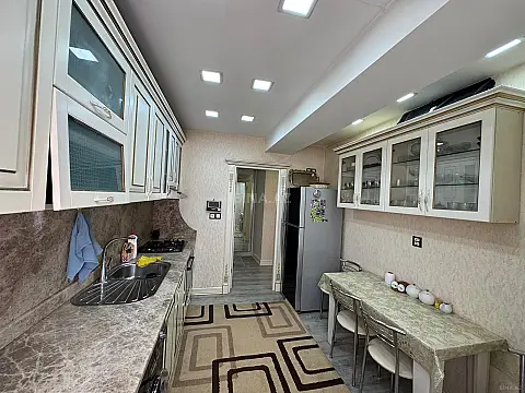 Satılır 2 otaqlı mənzil 68 m²