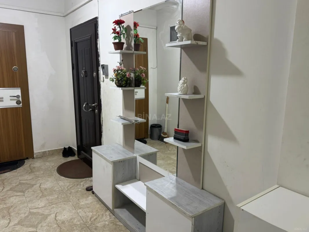 Satılır 2 otaqlı mənzil 68 m²