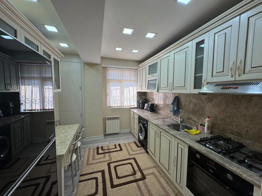 Satılır 2 otaqlı mənzil 68 m²