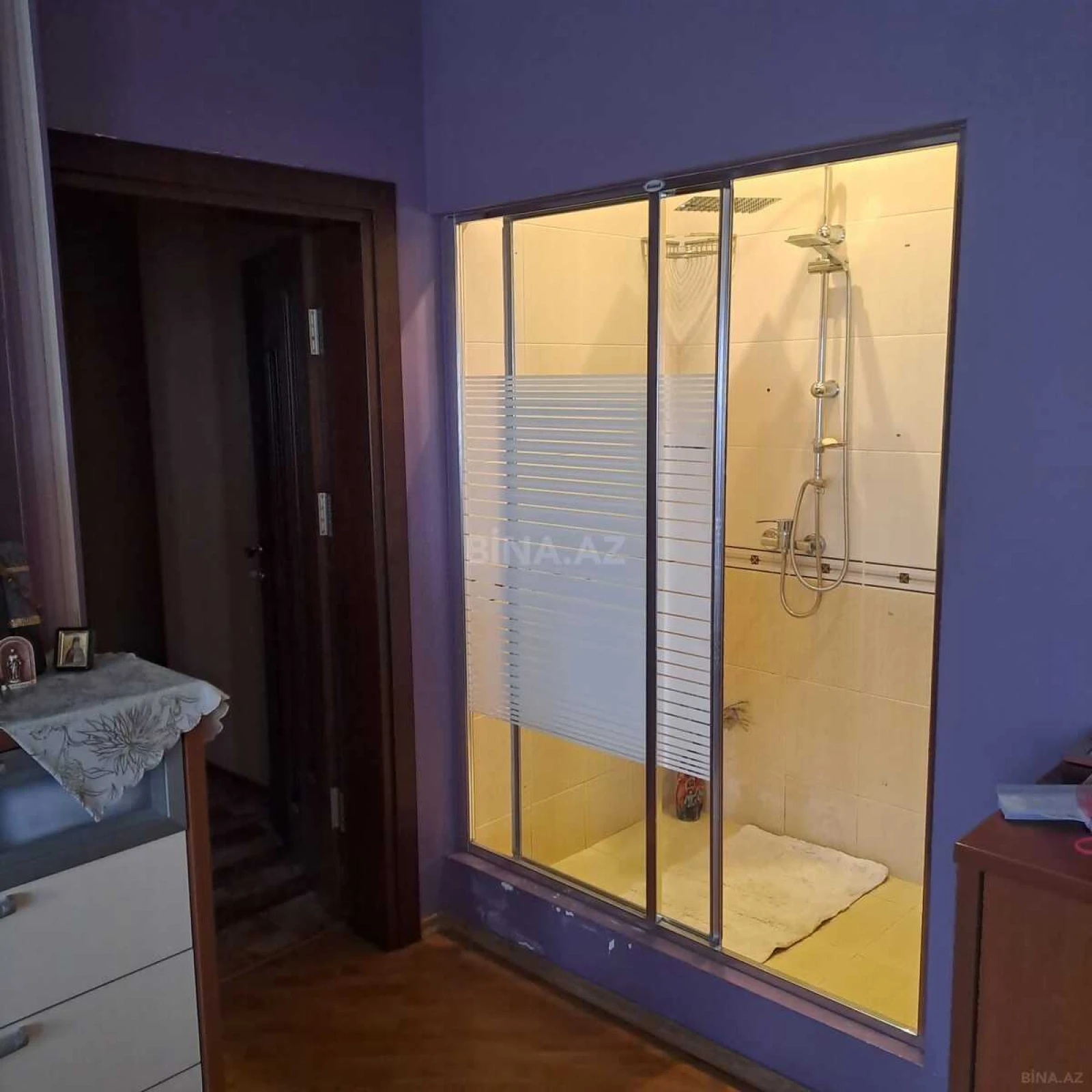 Satılır 4 otaqlı mənzil 180 m²