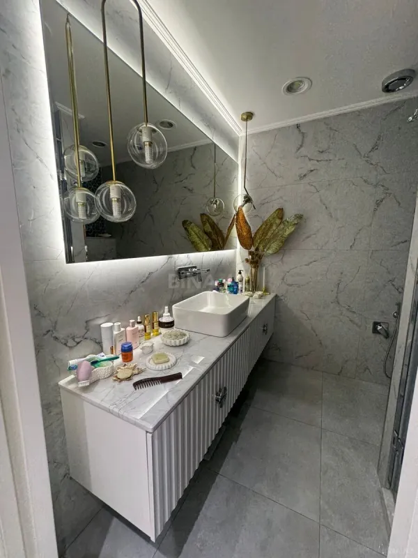 Satılır 3 otaqlı mənzil 117 m²