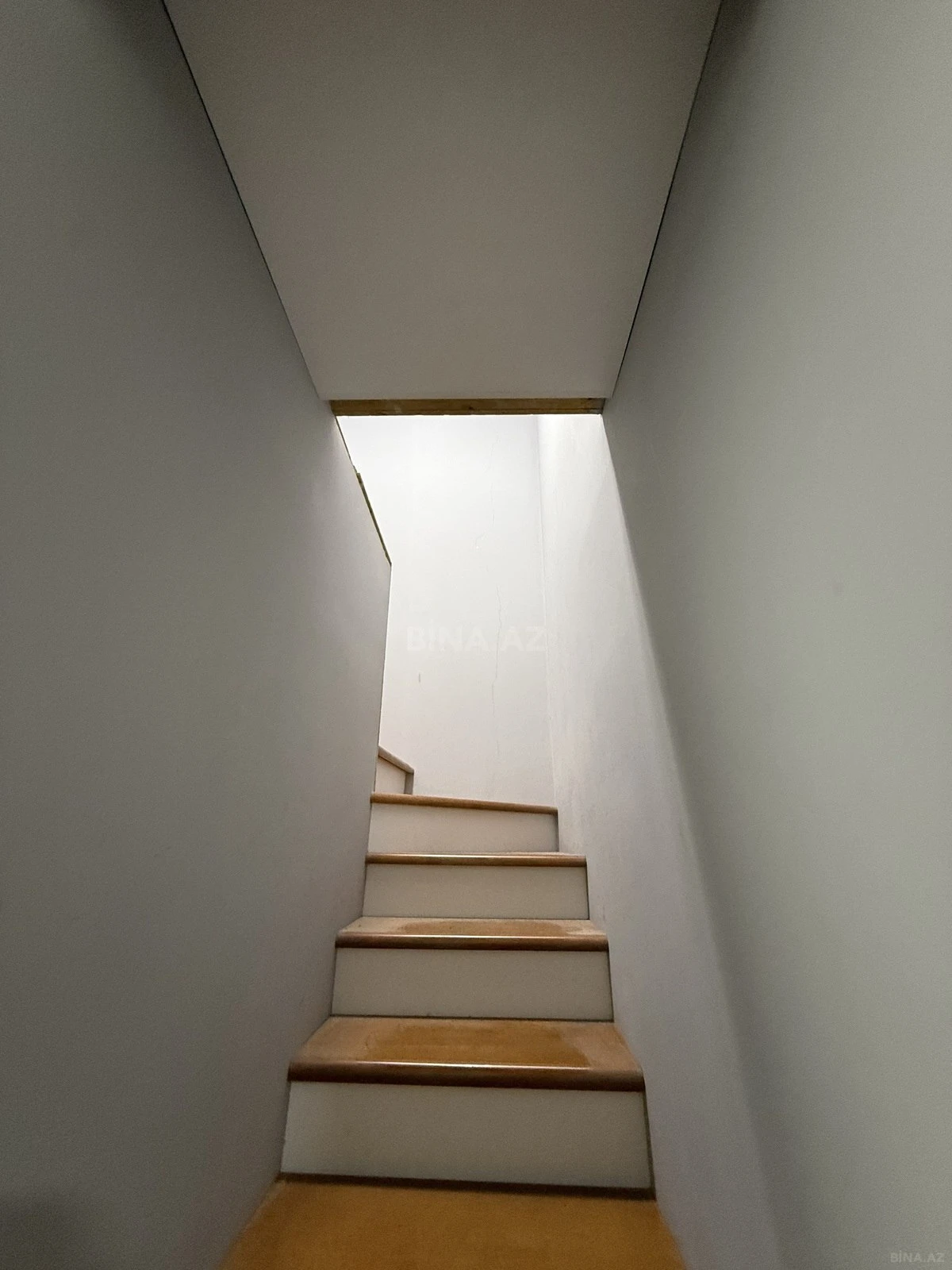 Kirayə verilir obyekt 140 m²