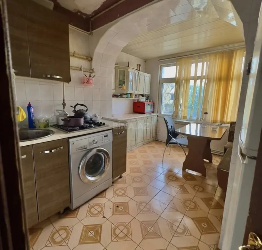 Kirayə verilir 4 otaqlı mənzil 100 m²