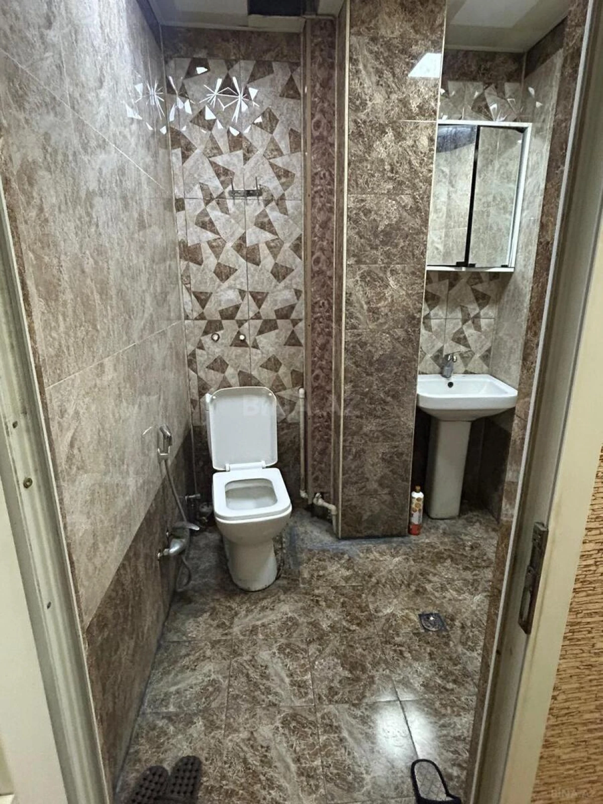 Kirayə verilir 4 otaqlı mənzil 100 m²