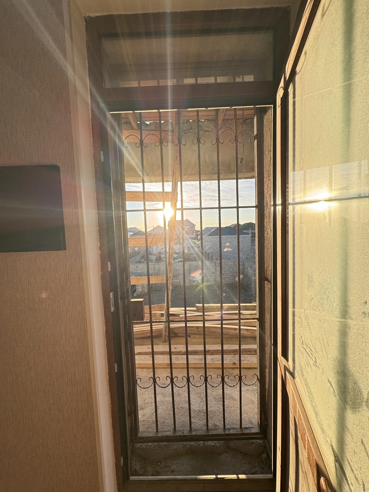 Satılır 6 otaqlı həyət evi 384 m²