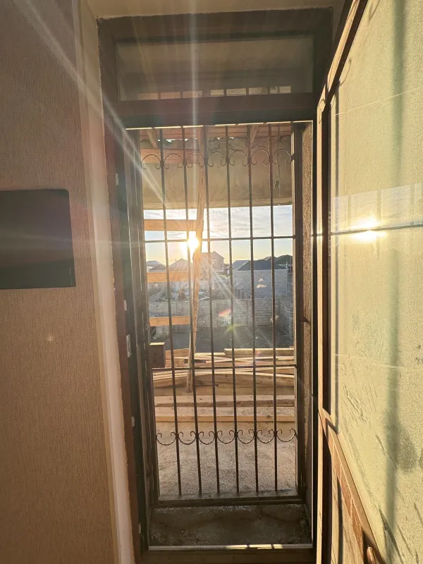 Satılır 6 otaqlı həyət evi 384 m²