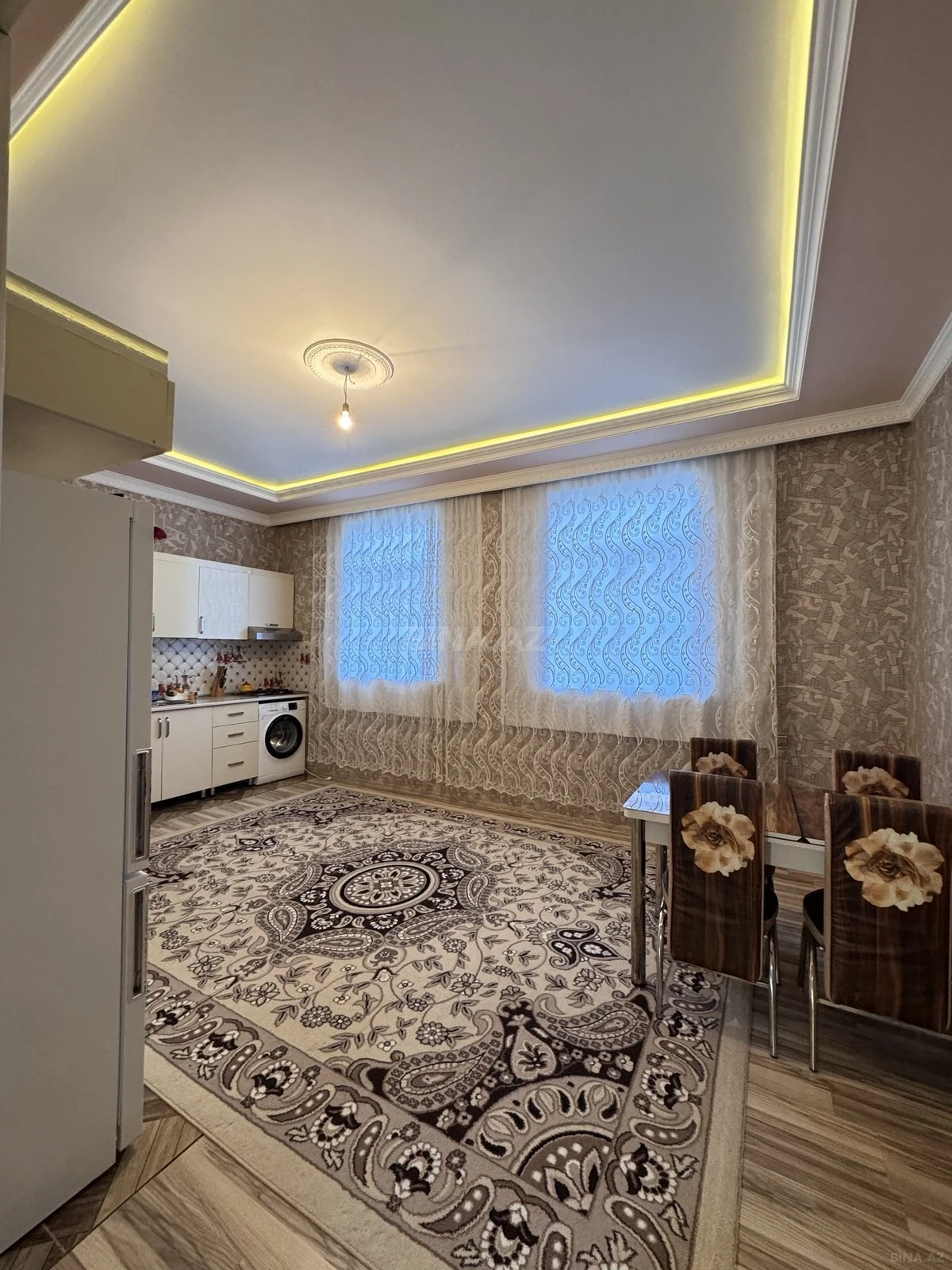 Satılır 6 otaqlı həyət evi 384 m²