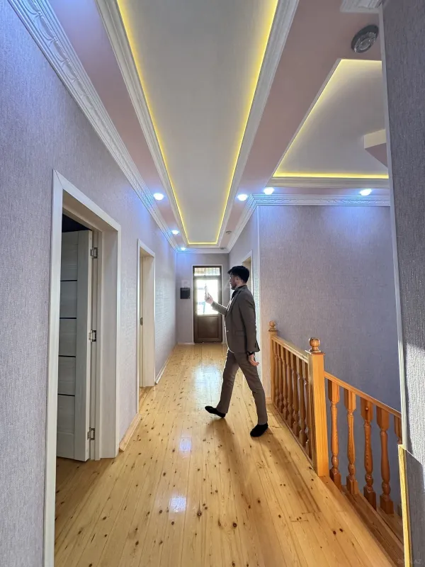 Satılır 6 otaqlı həyət evi 384 m²