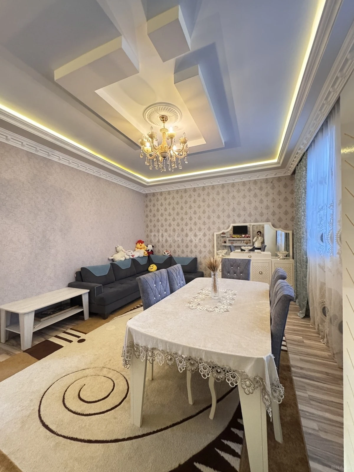 Satılır 6 otaqlı həyət evi 384 m²