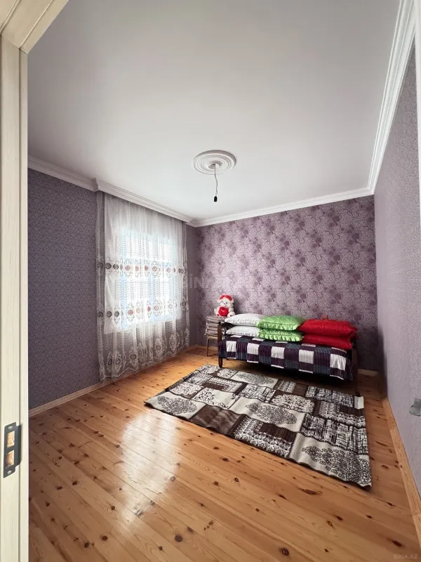 Satılır 6 otaqlı həyət evi 384 m²