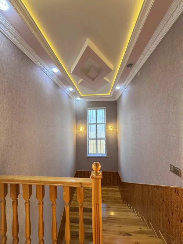 Satılır 6 otaqlı həyət evi 384 m²