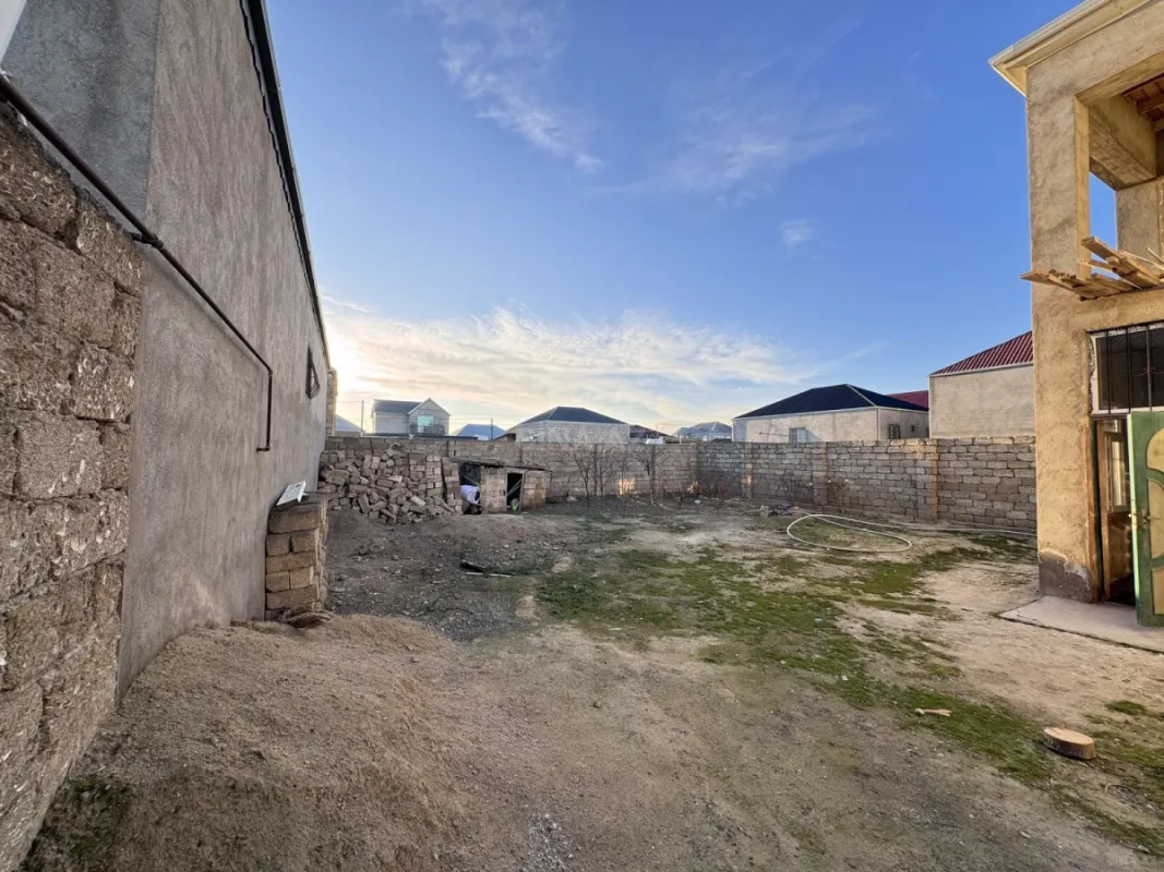 Satılır 6 otaqlı həyət evi 384 m²