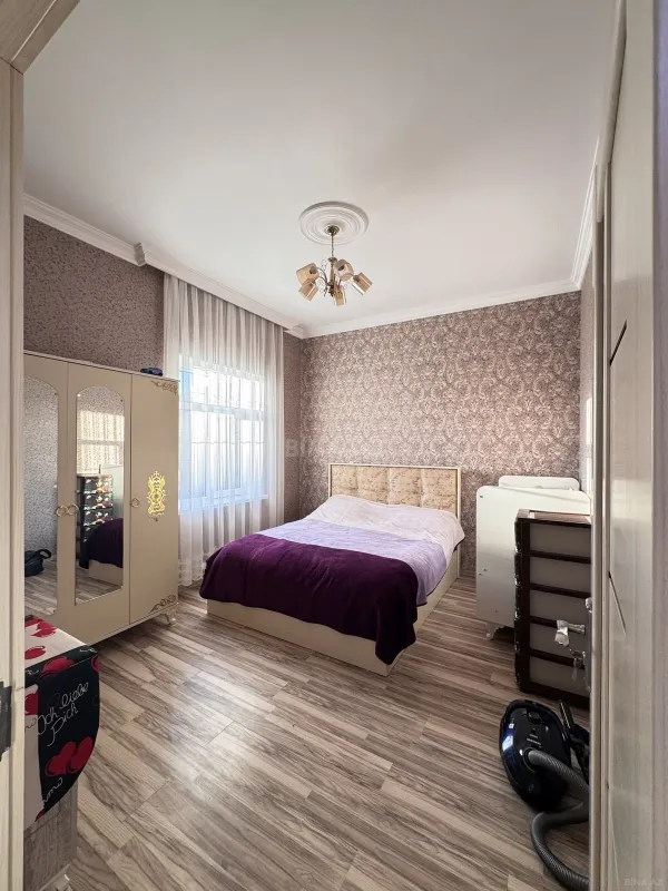Satılır 6 otaqlı həyət evi 384 m²
