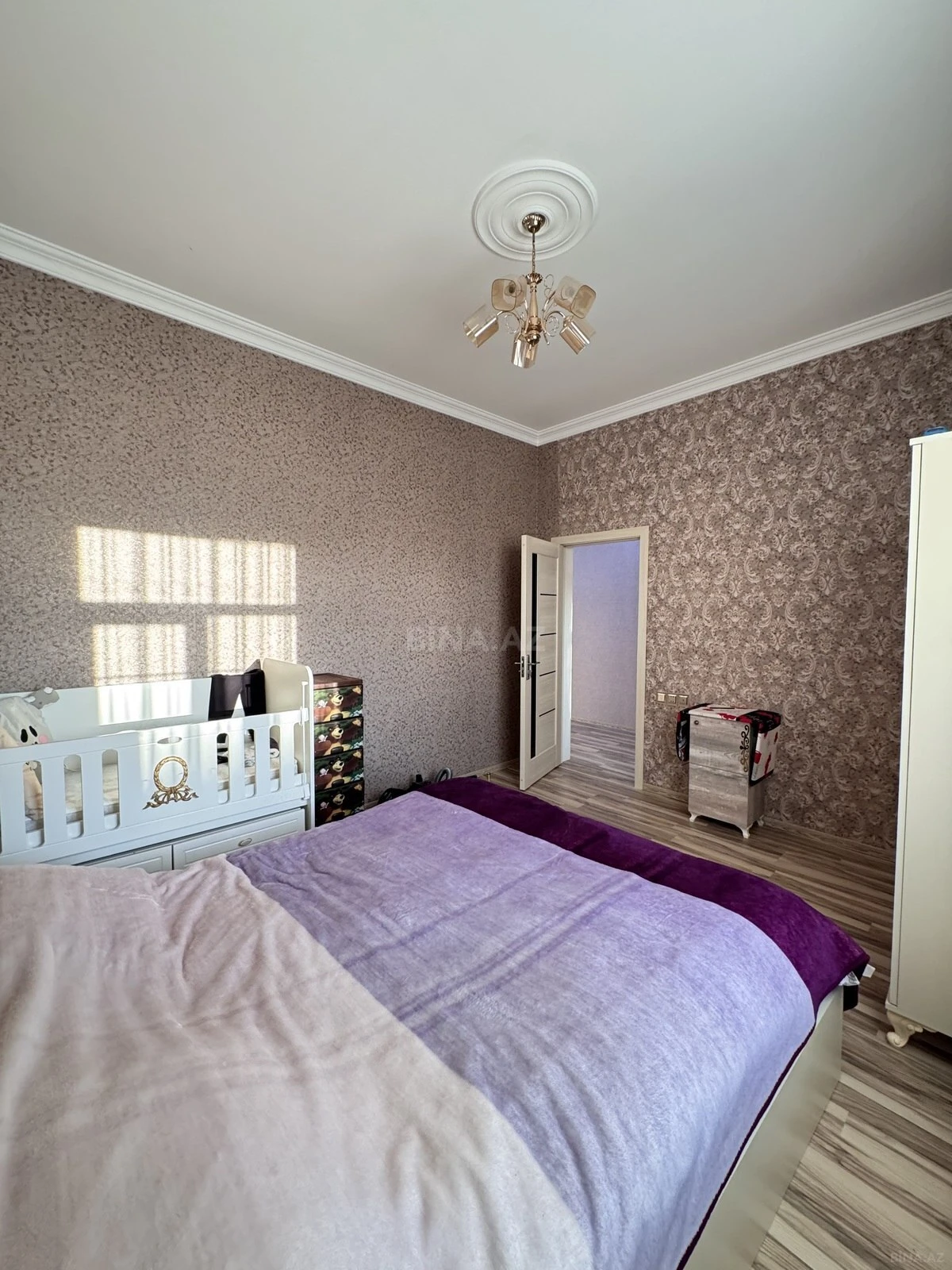 Satılır 6 otaqlı həyət evi 384 m²