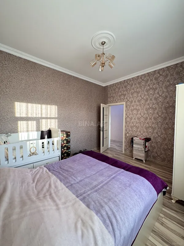 Satılır 6 otaqlı həyət evi 384 m²