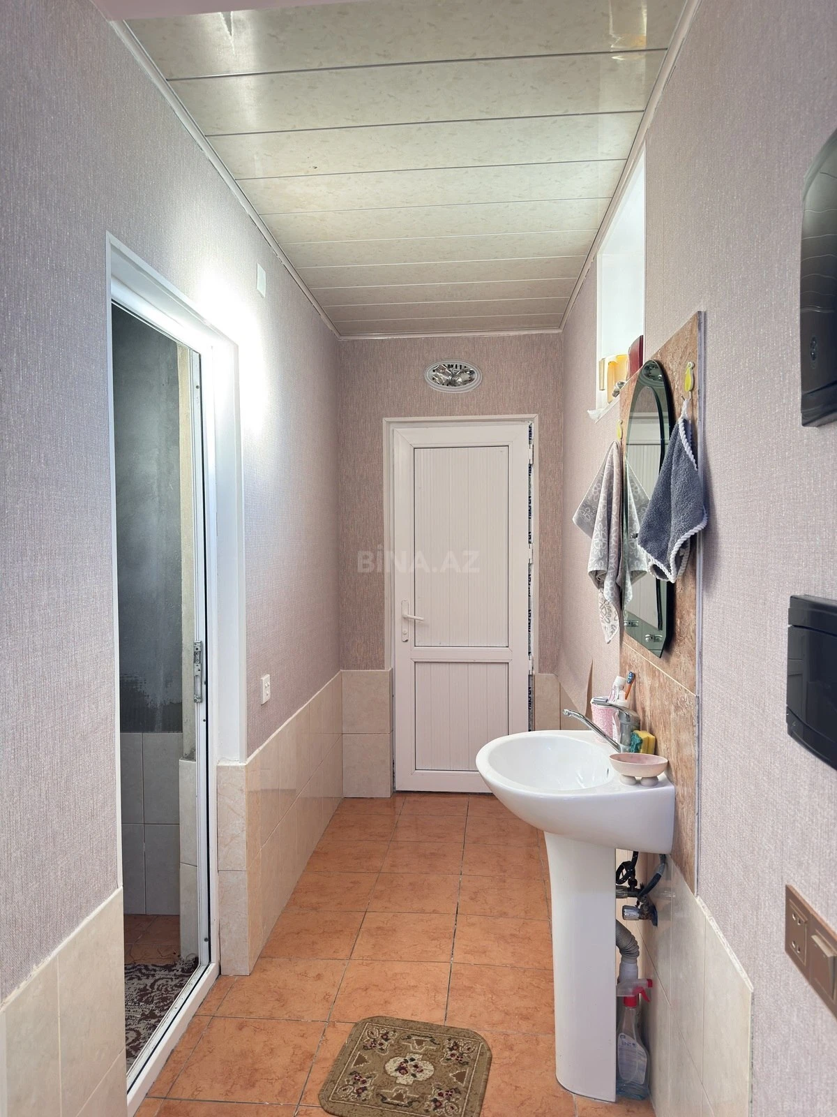 Satılır 6 otaqlı həyət evi 384 m²