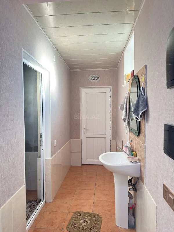 Satılır 6 otaqlı həyət evi 384 m²