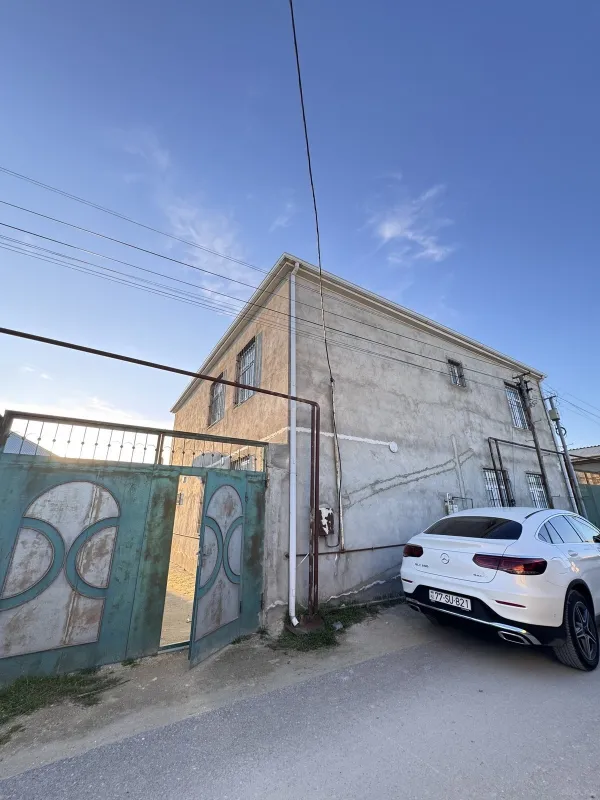 Satılır 6 otaqlı həyət evi 384 m²