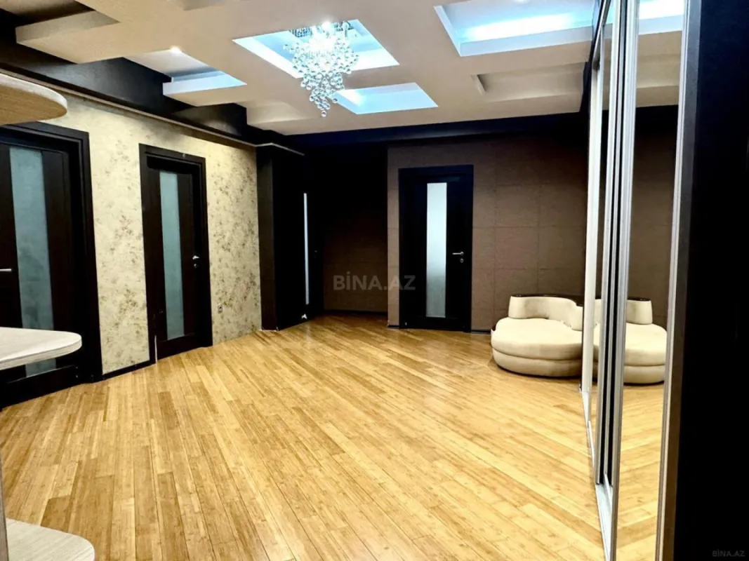 Satılır 3 otaqlı mənzil 163 m²