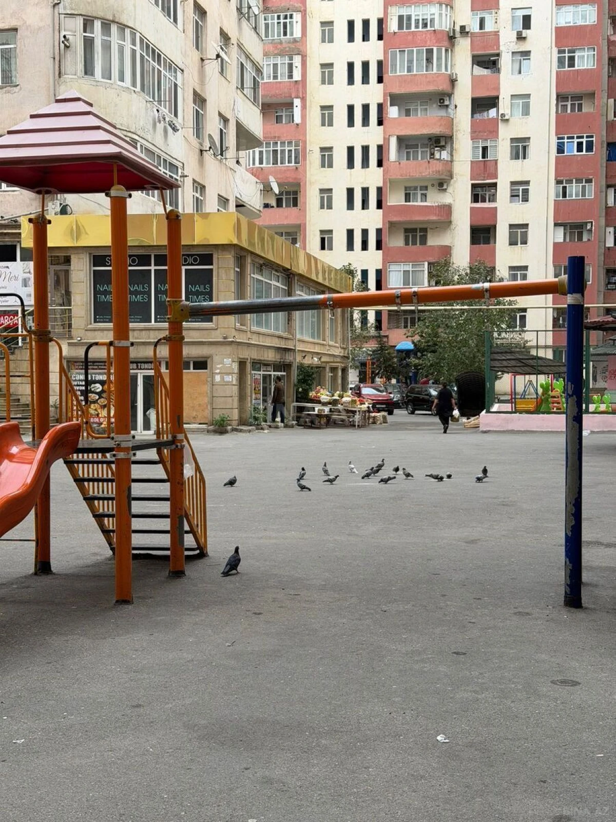 Satılır 3 otaqlı mənzil 124 m²