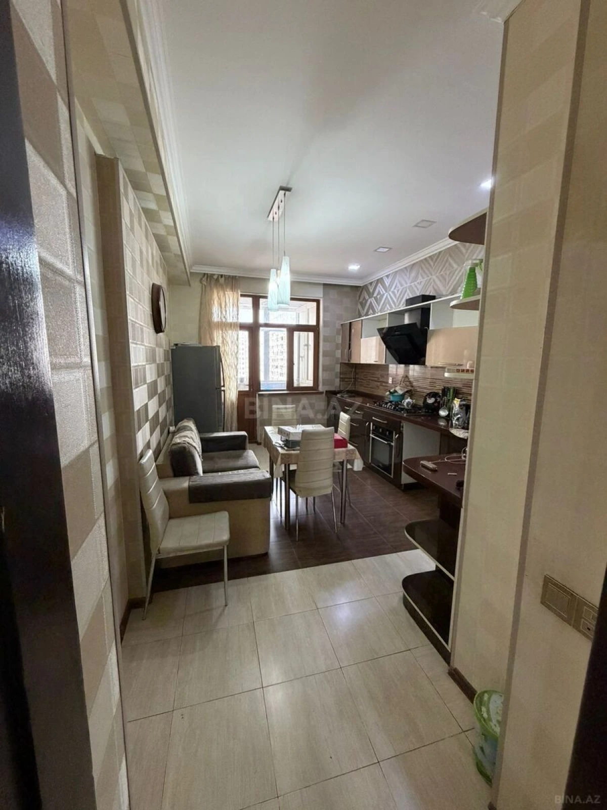 Satılır 3 otaqlı mənzil 124 m²