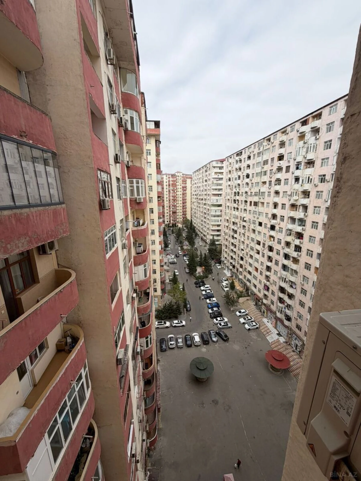 Satılır 3 otaqlı mənzil 124 m²