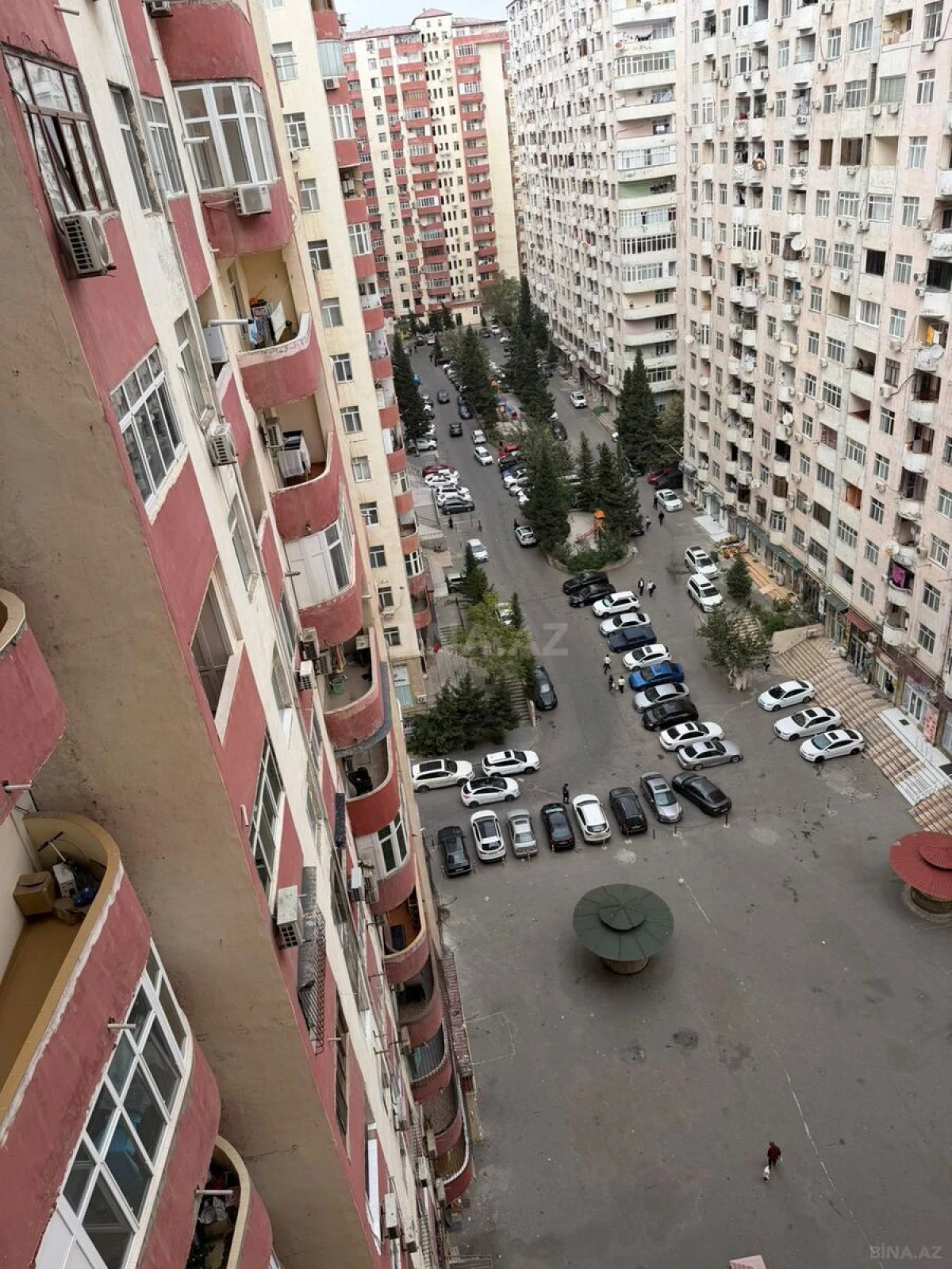 Satılır 3 otaqlı mənzil 124 m²