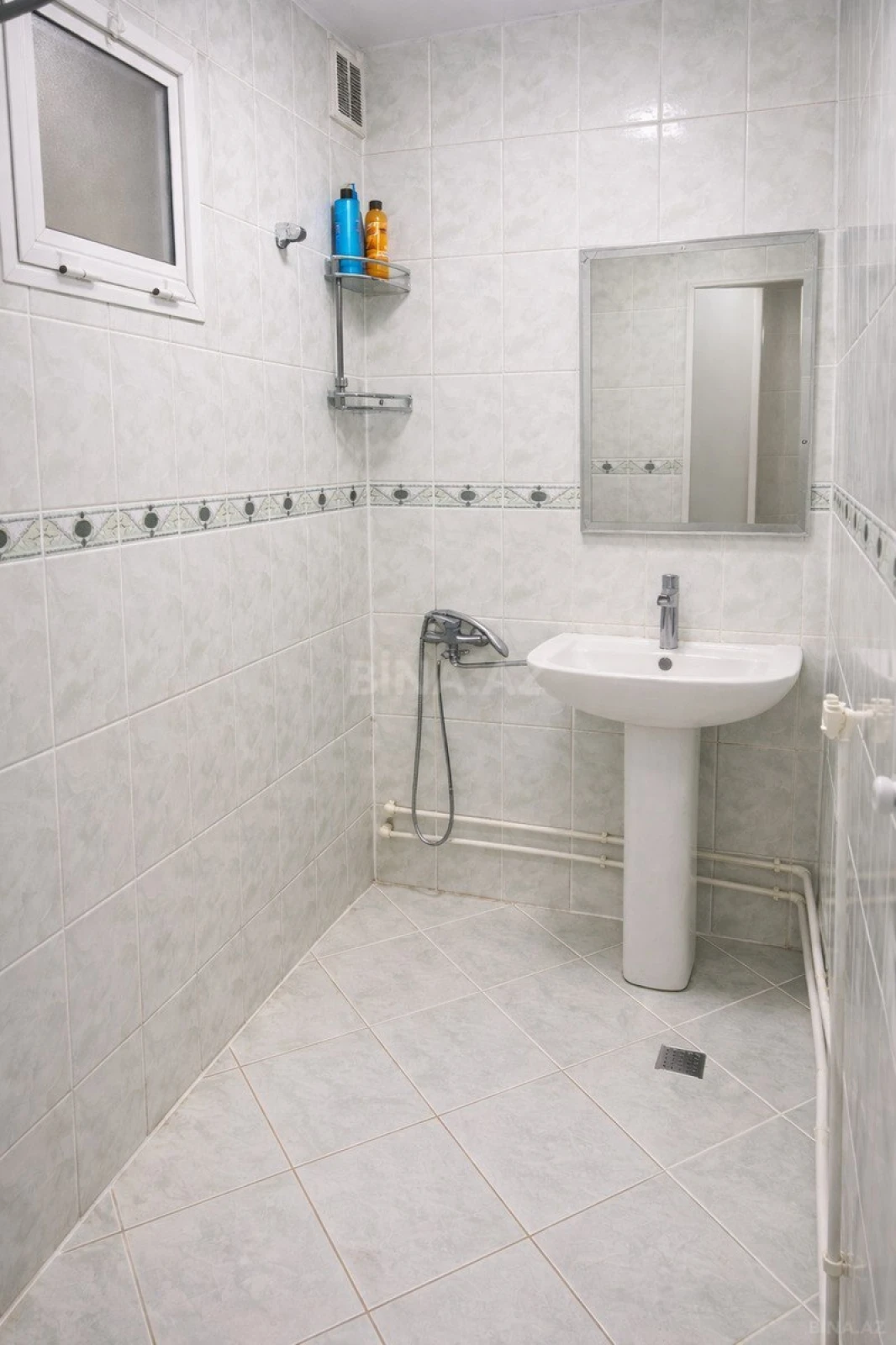 Satılır 3 otaqlı mənzil 92 m²