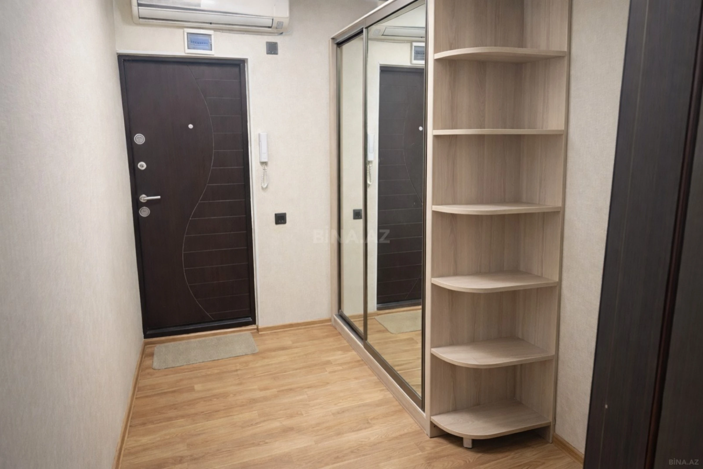Satılır 3 otaqlı mənzil 92 m²