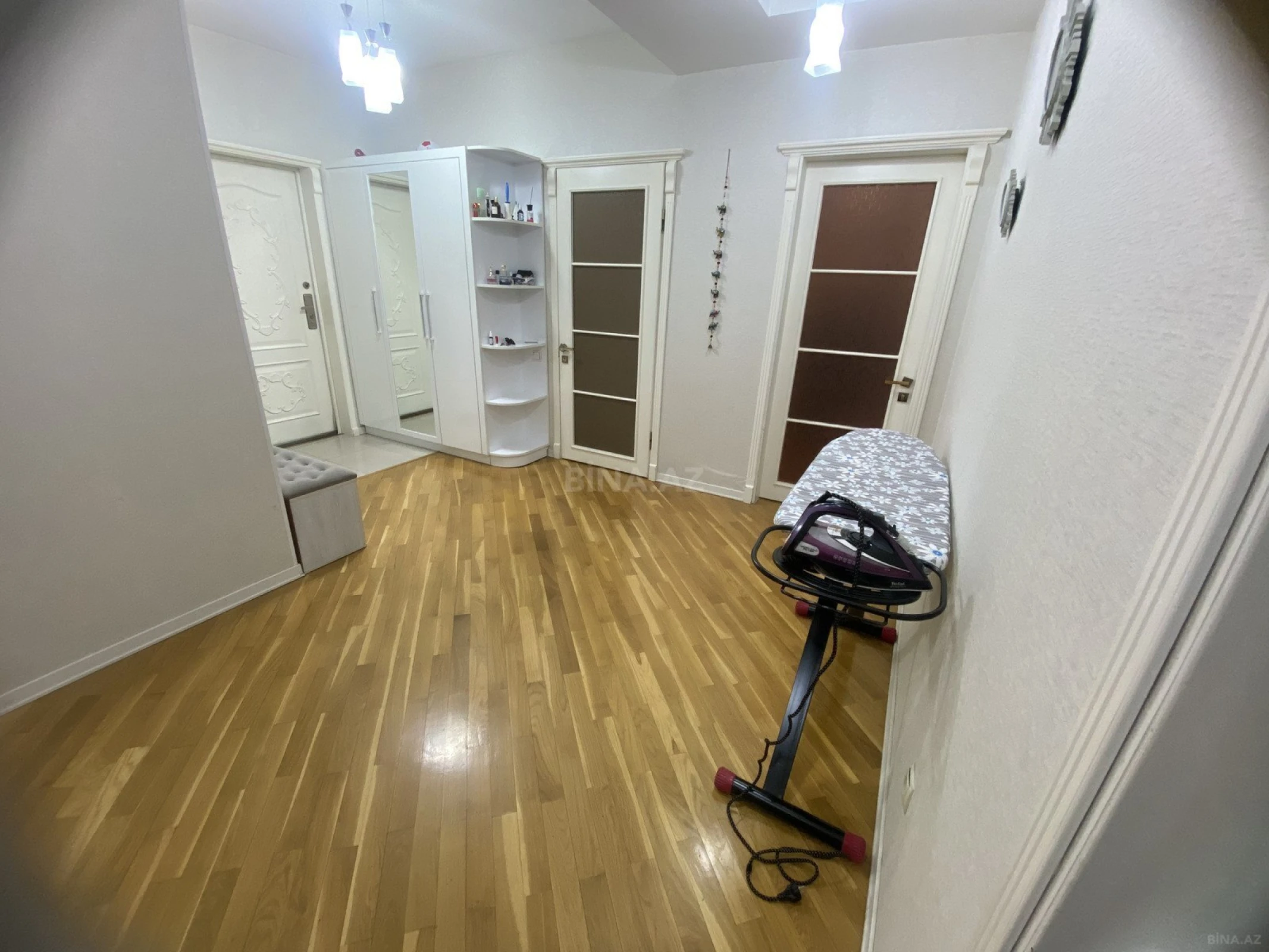 Satılır 3 otaqlı mənzil 130 m²