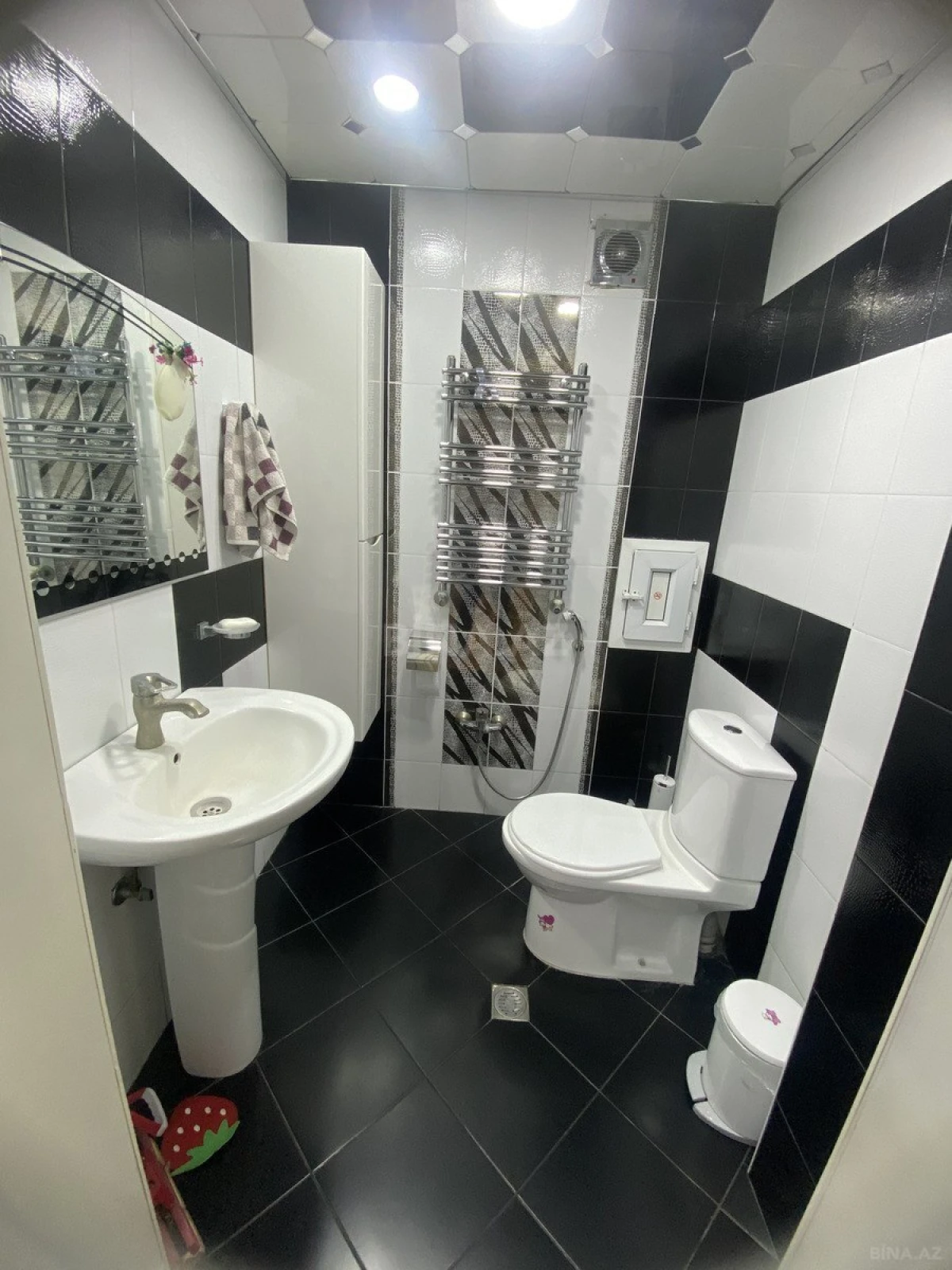 Satılır 3 otaqlı mənzil 130 m²