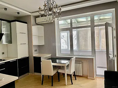 Kirayə verilir 2 otaqlı mənzil 133 m²