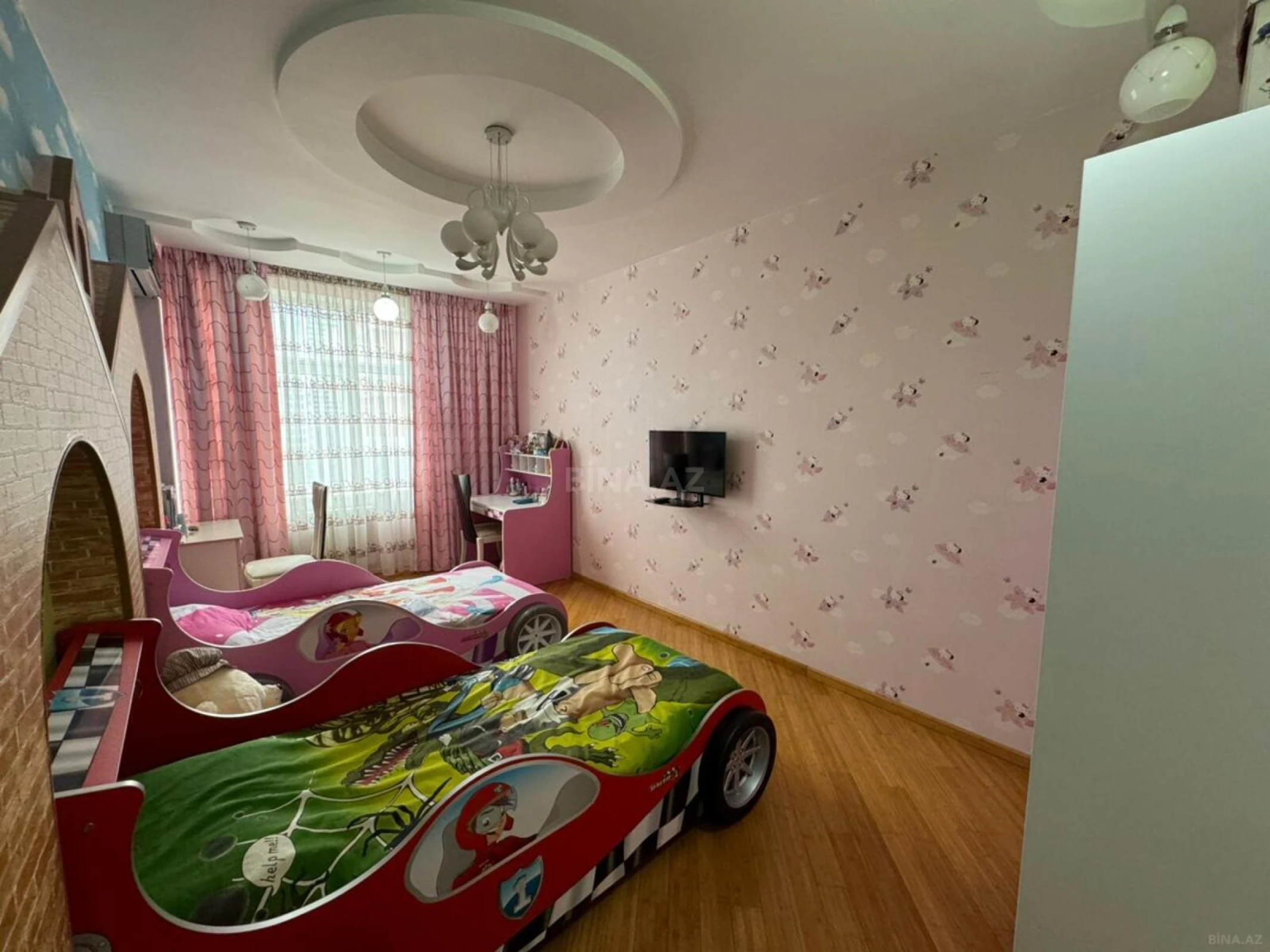 Satılır 4 otaqlı mənzil 188 m²