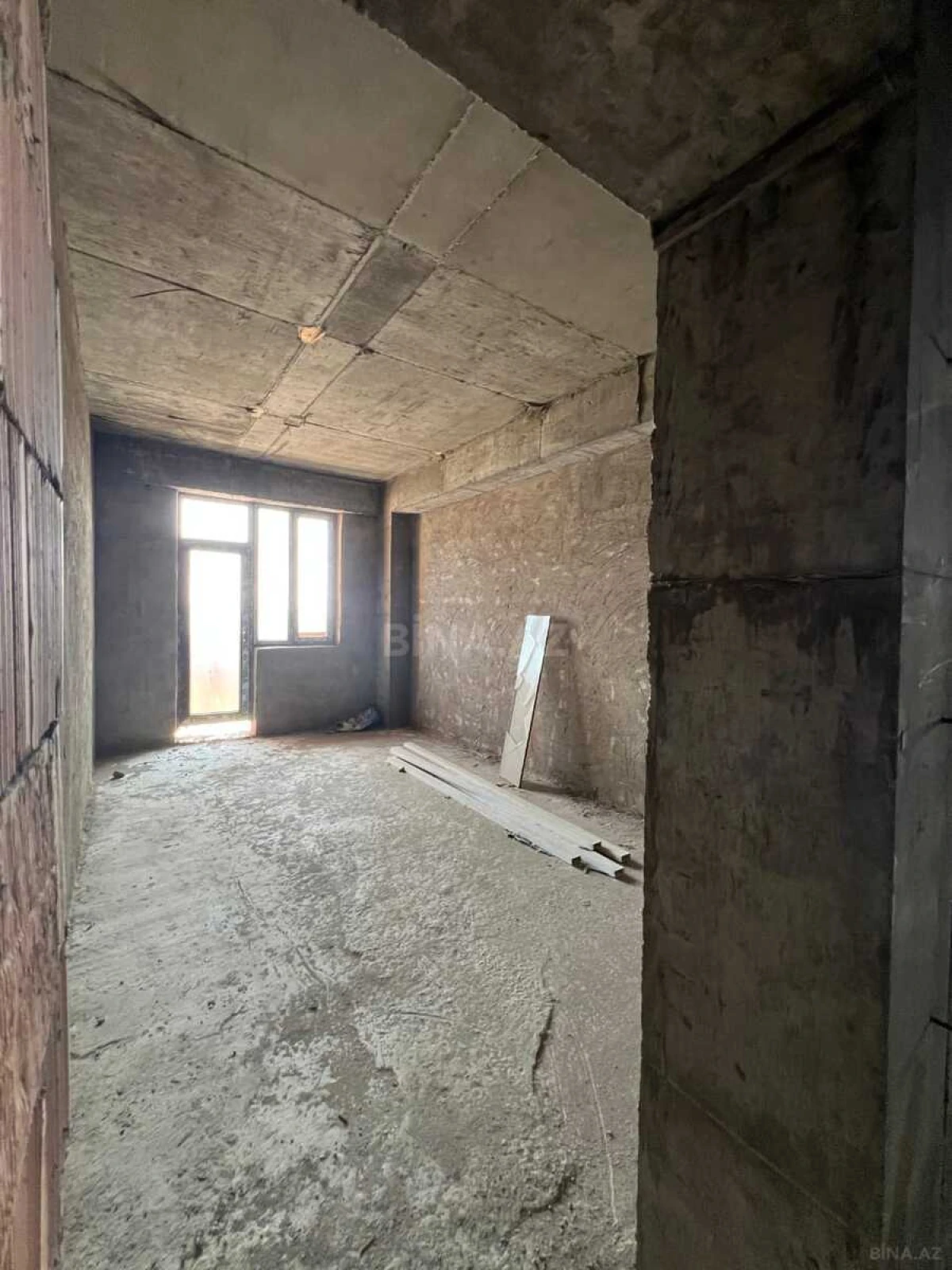 Satılır 4 otaqlı mənzil 187 m²