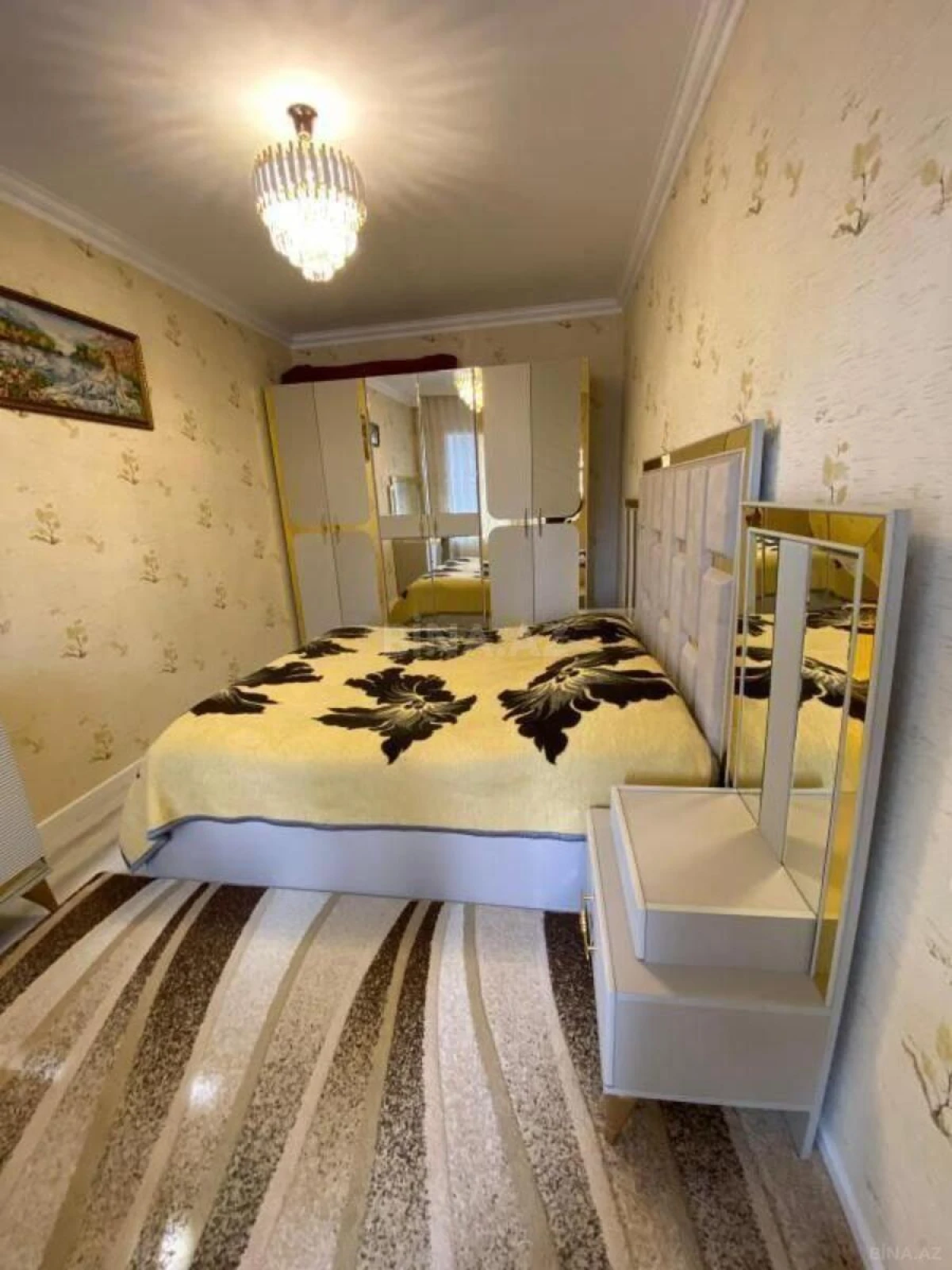 Satılır 4 otaqlı mənzil 95 m²