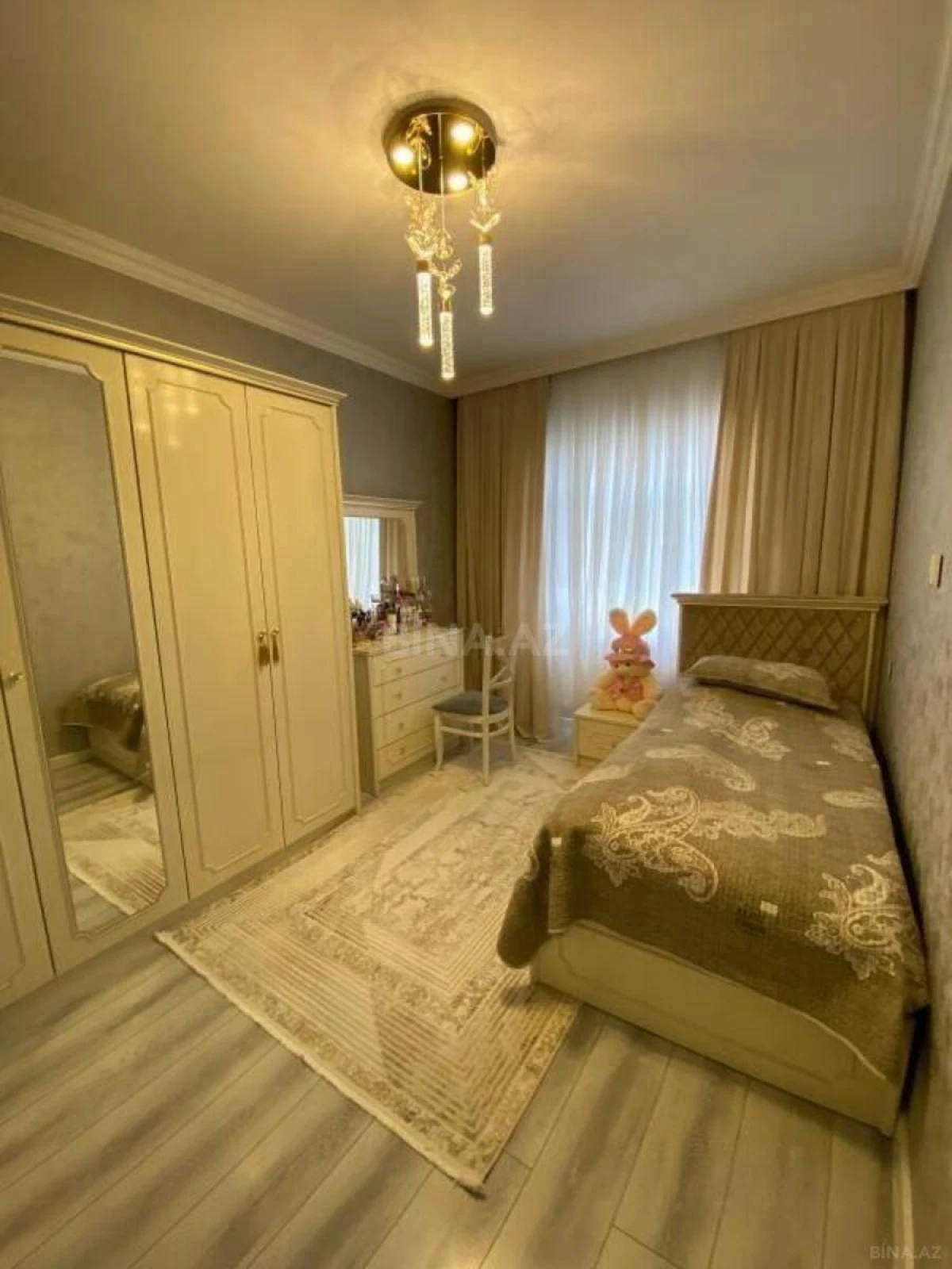 Satılır 4 otaqlı mənzil 95 m²