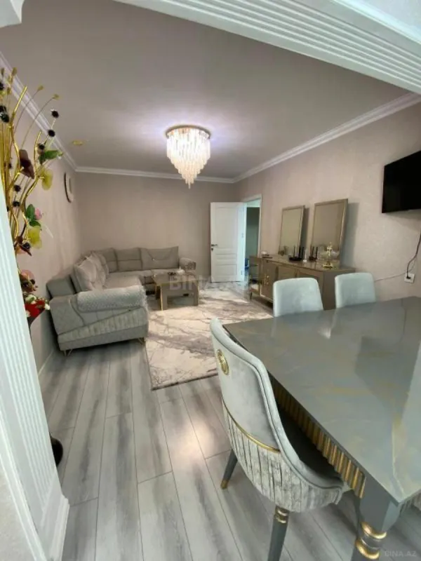 Satılır 4 otaqlı mənzil 95 m²