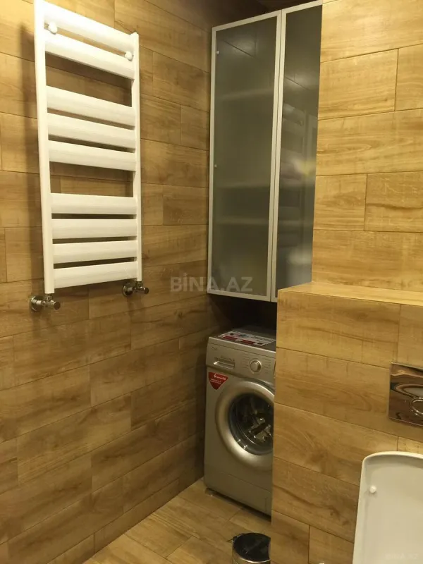 Satılır 4 otaqlı mənzil 210 m²