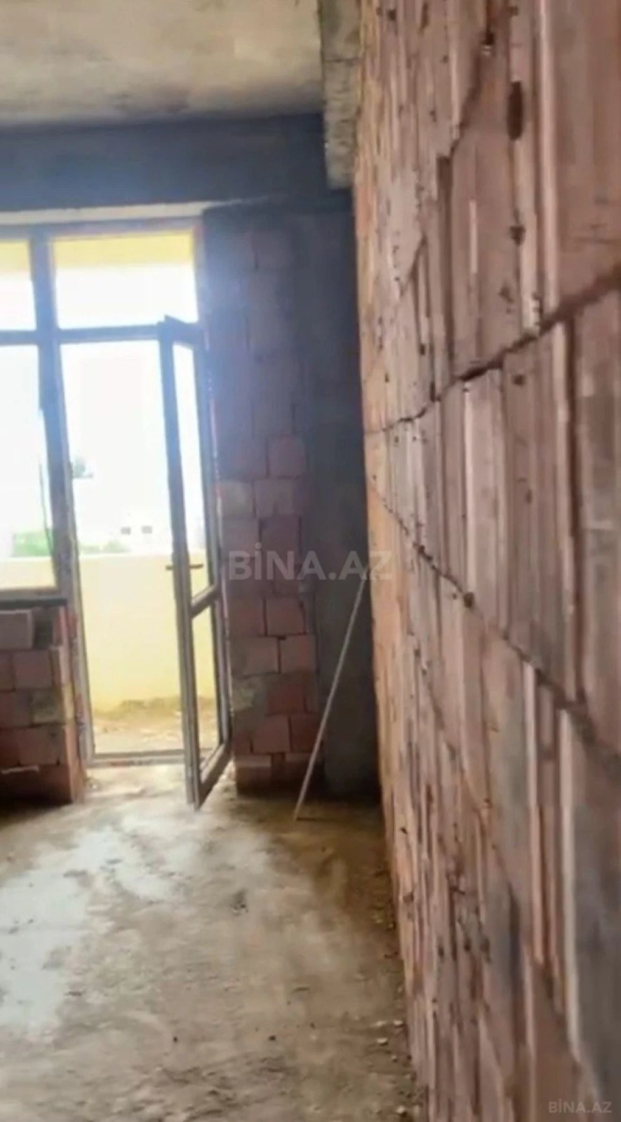 Satılır 2 otaqlı mənzil 95 m²