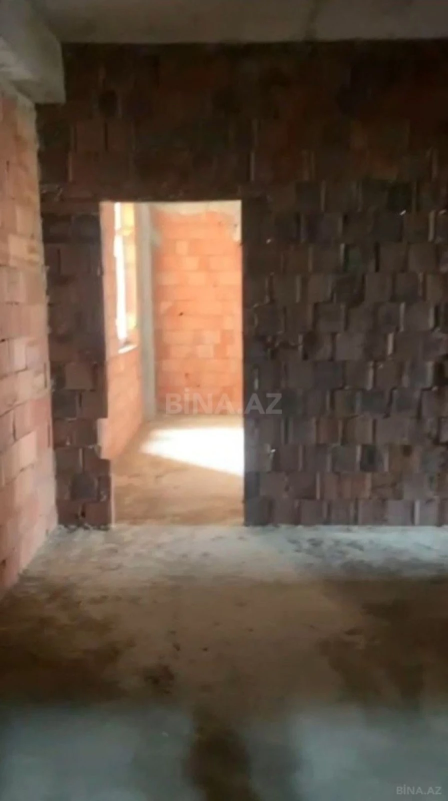 Satılır 2 otaqlı mənzil 95 m²