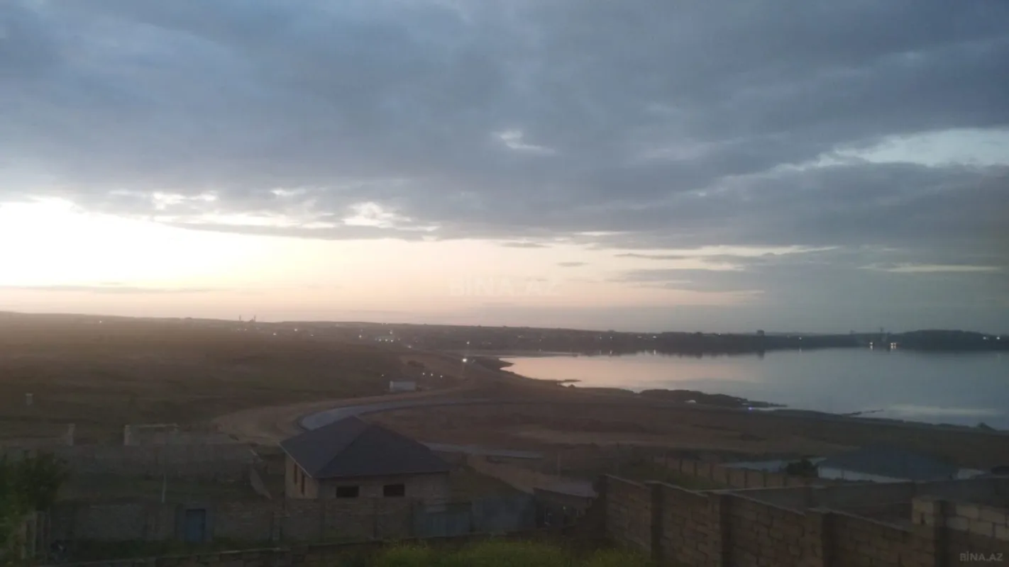 Satılır 5 otaqlı həyət evi 220 m²