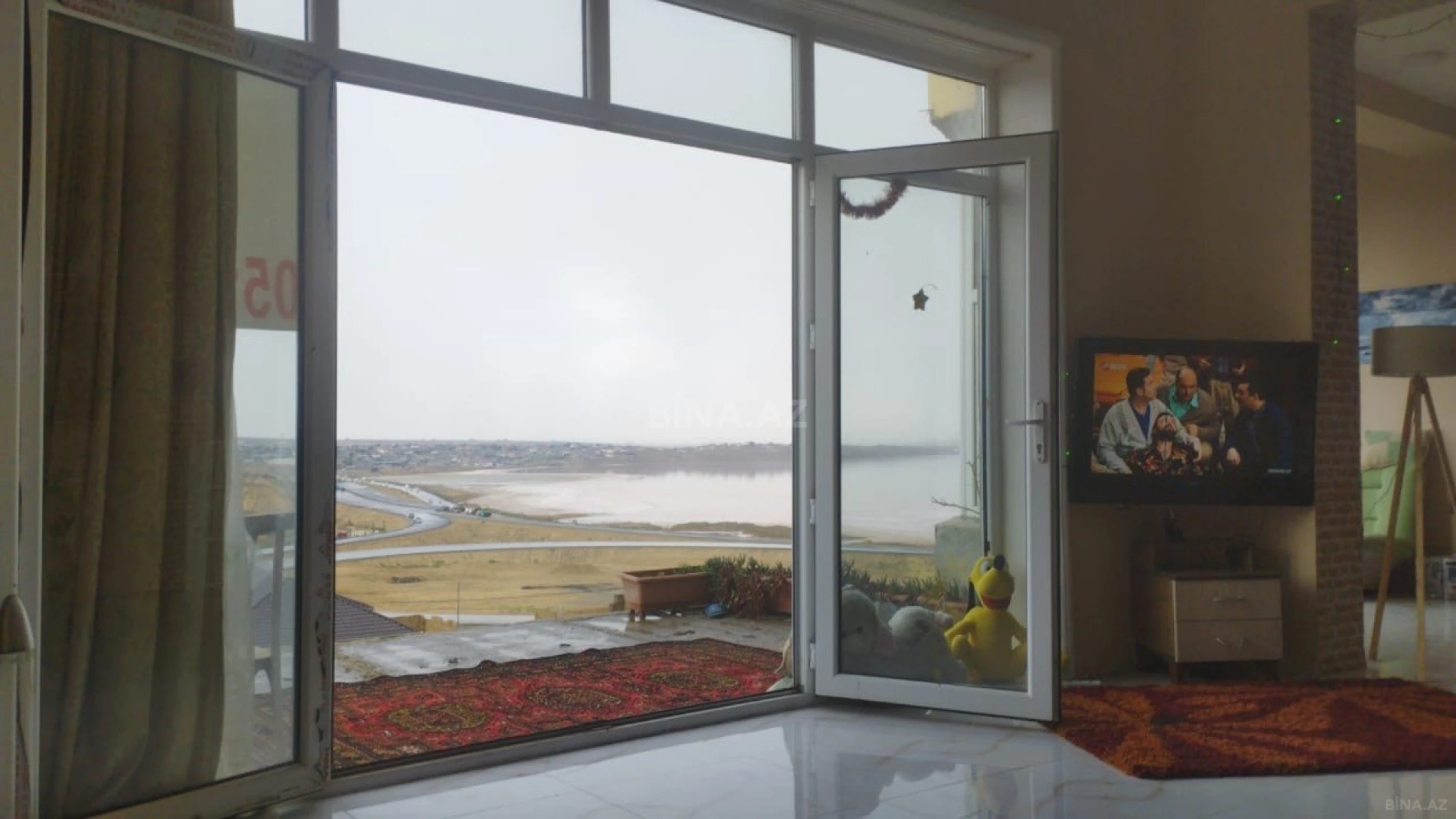 Satılır 5 otaqlı həyət evi 220 m²