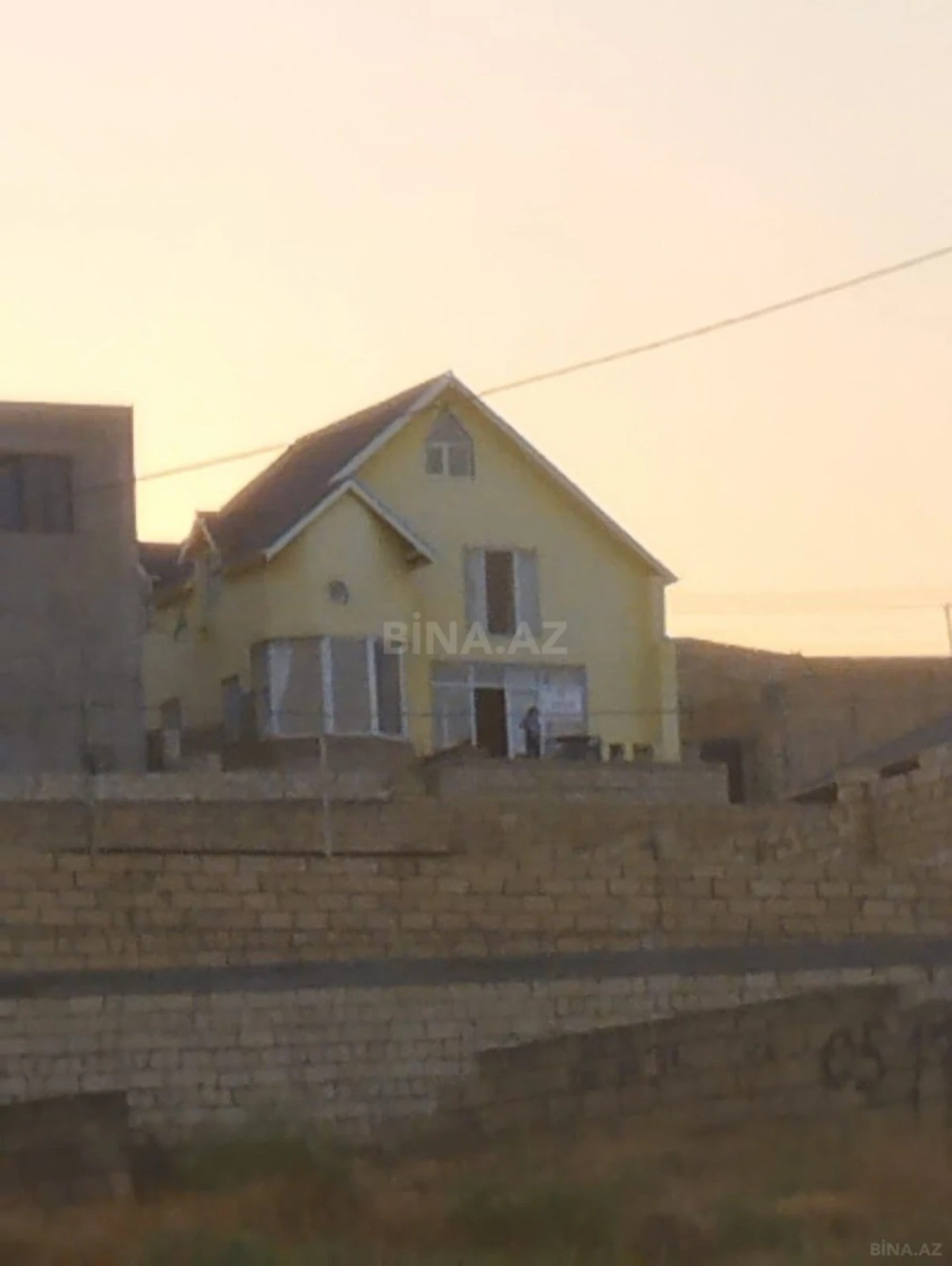 Satılır 5 otaqlı həyət evi 220 m²