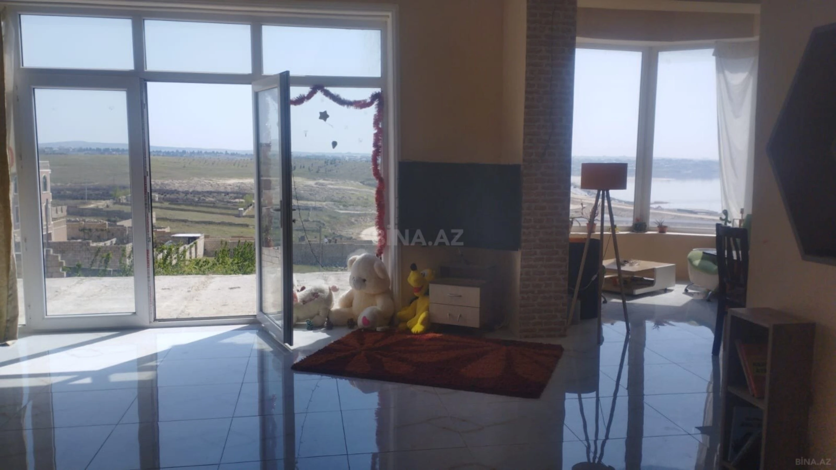 Satılır 5 otaqlı həyət evi 220 m²